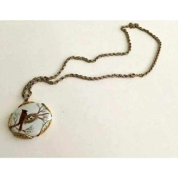 Vintage Womens Gold-tone Chain Cardinal Bird Enameled Pendant Necklace OS - Picture 4 of 9